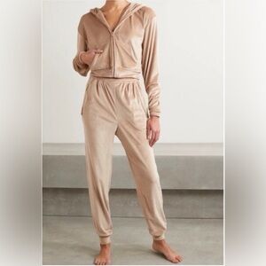 SKIMS Velour Jogger Set - Honey